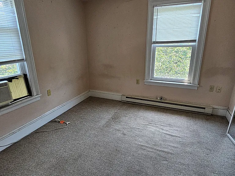 16 Sanford Ave — Photo 10