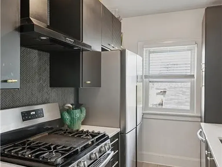 4224 Cedar Avenue South — Photo 9