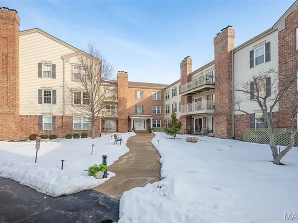 12917 Portulaca Dr APT 220, Saint Louis, MO 63146