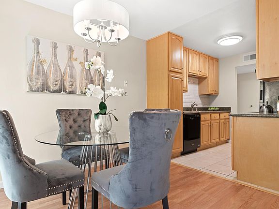 2nd image of 282 Tradewinds Dr APT 4