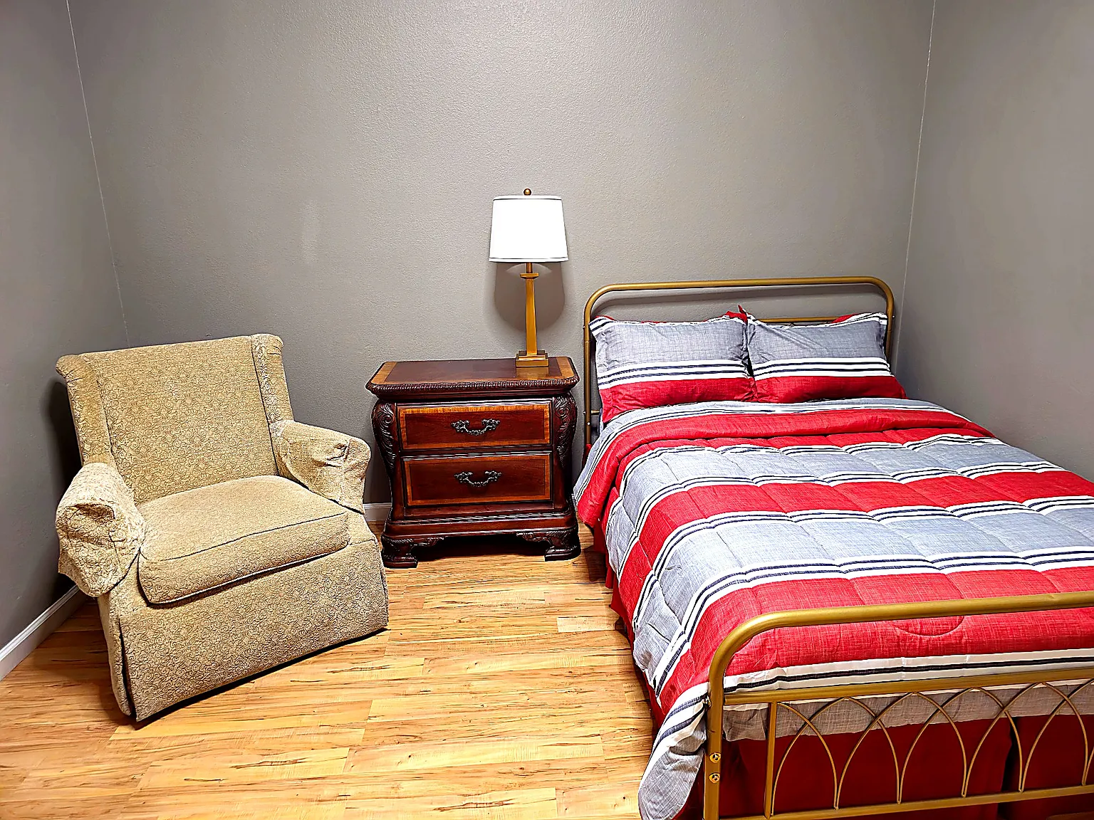 4 bed, 2052 sqft, $3,000 — Photo 4
