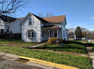 200 High Ave, Wanamingo, MN 55983