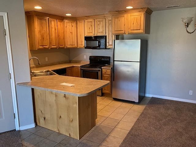 1st image of 595 S Main St APT 21