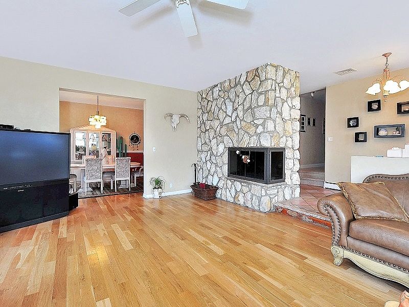 2nd image of 25 Dogwood Cir