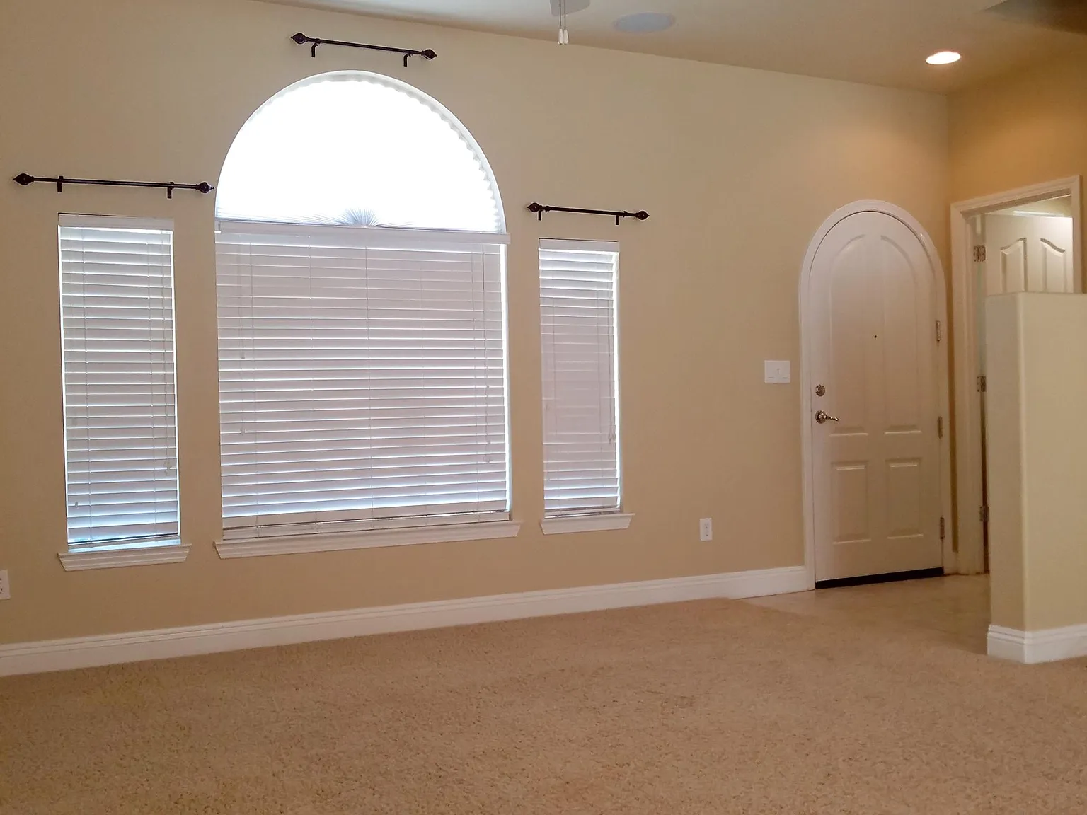 3 bed, 2.5 bath, 1519 sqft, $2,650 — Photo 3