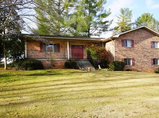 1318 Golf Course Rd, Newport, TN 37821