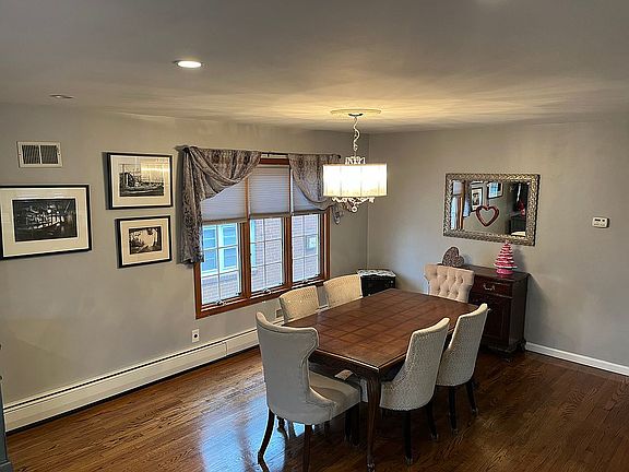 4th image of 795 Davis Ave