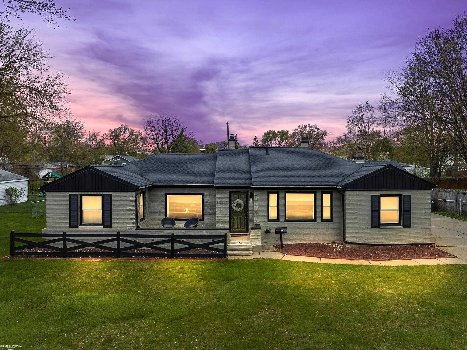 22211 Grossedale St photo 1