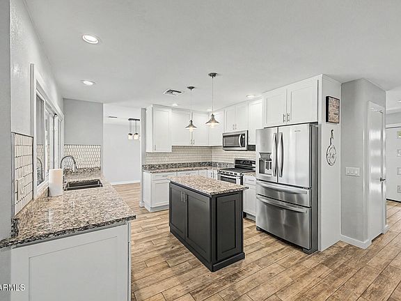 3rd image of 4716 W ROYAL PALM Road