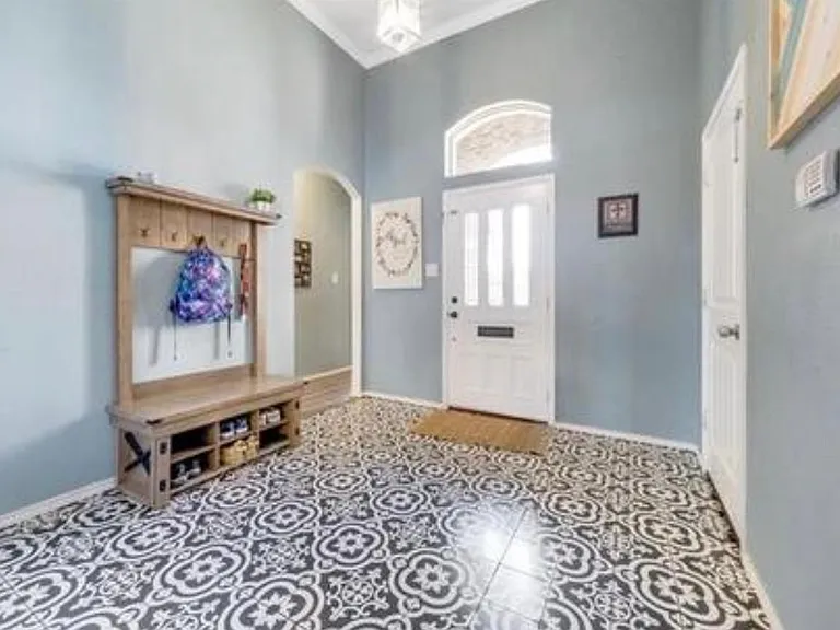 508 Timber Dr — Photo 3
