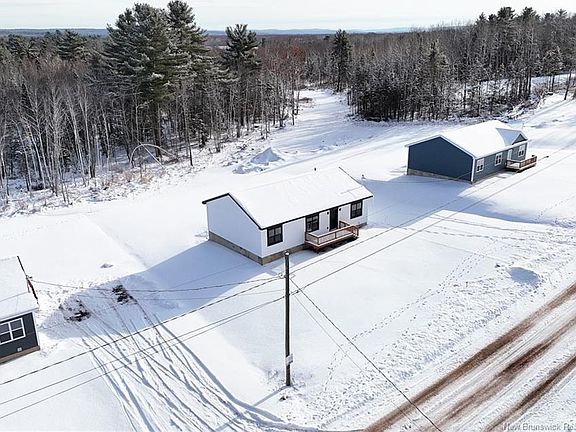 4th image of 128 Horseman Rd