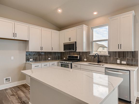 Quartz counters with modern finishes