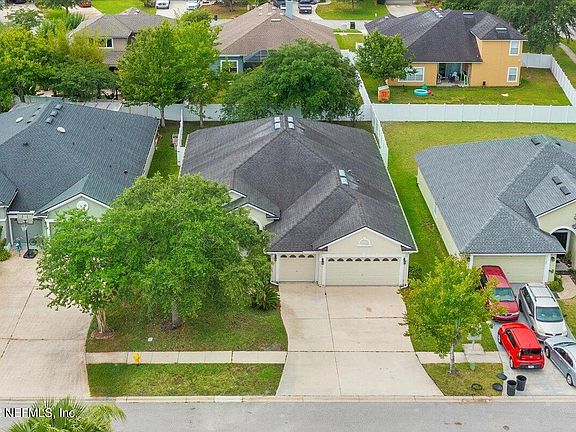 3rd image of 405 Tocina Pl