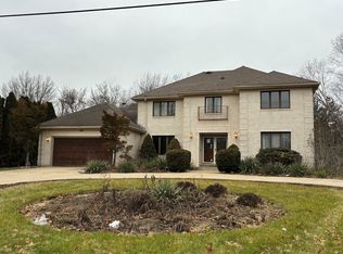 1126 Oldfield Rd, Downers Grove, IL 60516
