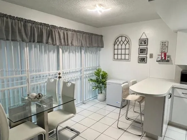 9370 W Flagler St APT 104B, Miami, FL 33174