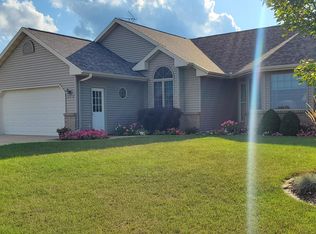189 N Mountin Dr, Mayville, WI 53050