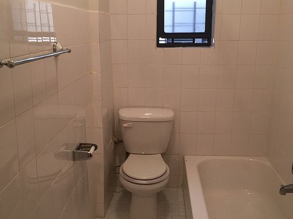 4th image of 1404 Noble Ave APT 4C