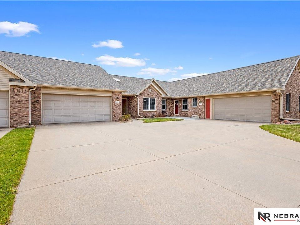 1st image of 803 Clearwater Cir