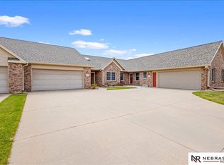 803 Clearwater Cir, Beatrice, NE 68310