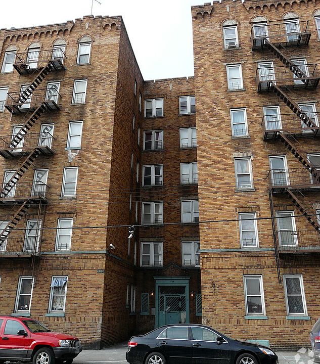 1st image of 735 Bryant Ave #A4