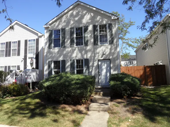 916 Symphony Dr, Aurora, IL 60504