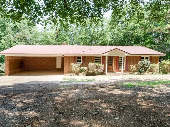 13757 Crystal Lake Dr, Coker, AL 35452