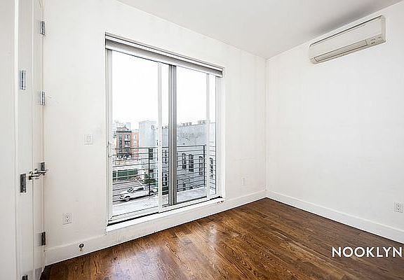 2nd image of 945 Willoughby Ave #4L