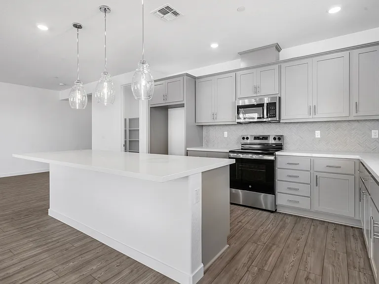 Oak Trail Dr — Photo 34