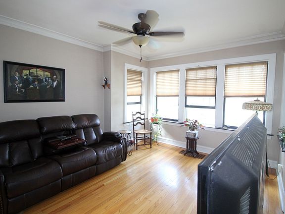 3rd image of 10529 S Campbell Ave
