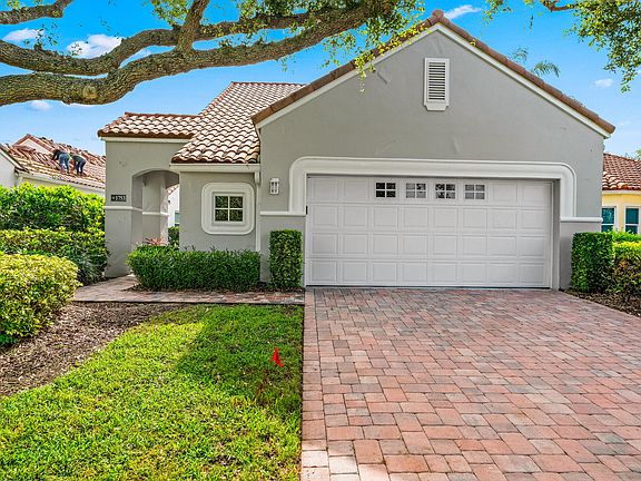 3rd image of 1753 Victoria Circle