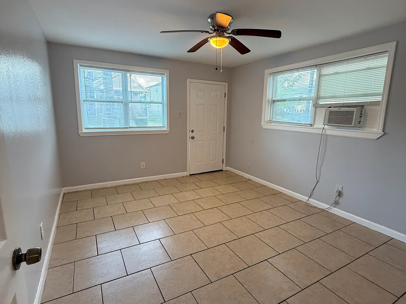 713 S Salcedo St — Photo 3