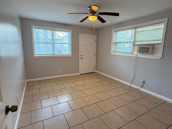3rd image of 713 S Salcedo St #1
