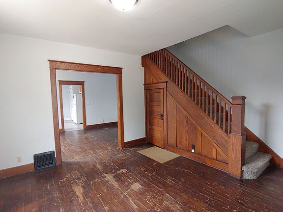 3rd image of 1701 Cortland Ave #0