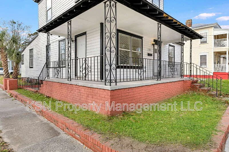 4 bed, 2.0 bath, 1773 sqft, $2,000 — Photo 2