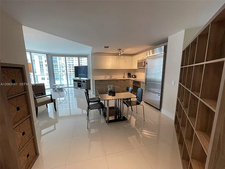 1300 Brickell Bay Dr #2010 — Photo 8
