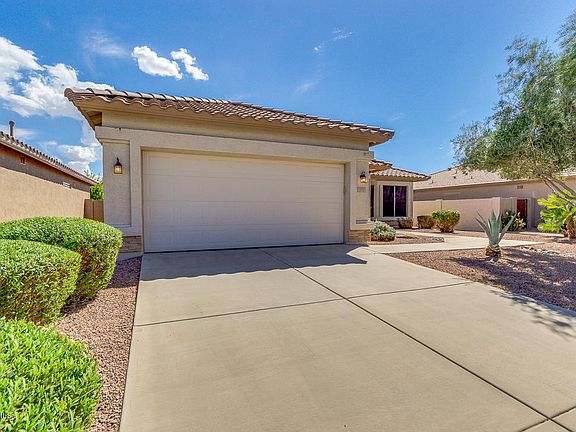 3rd image of 3051 E County Down Dr