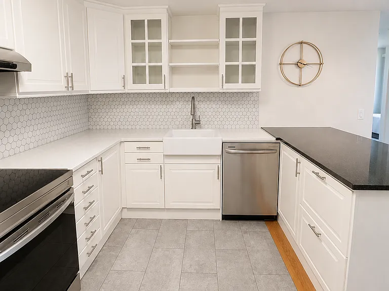 14 Riverside St #3-2 — Photo 3
