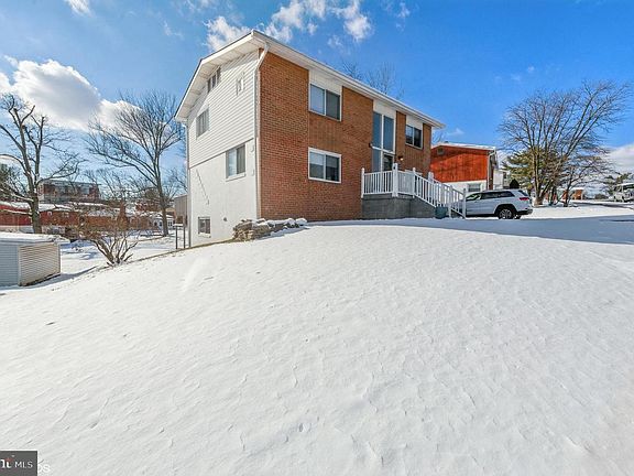 2nd image of 1104 Scotts Hill Dr