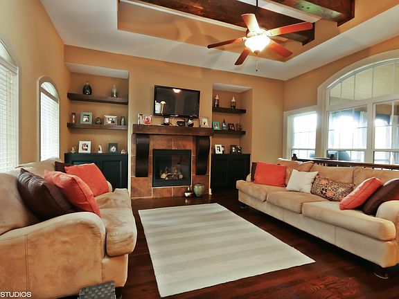3rd image of 312 Creekwood Dr