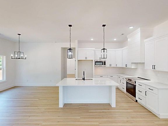 3rd image of 116 Susans Rd