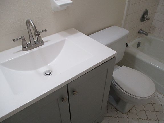 2nd image of 1524 Longdale Dr #30cafa889