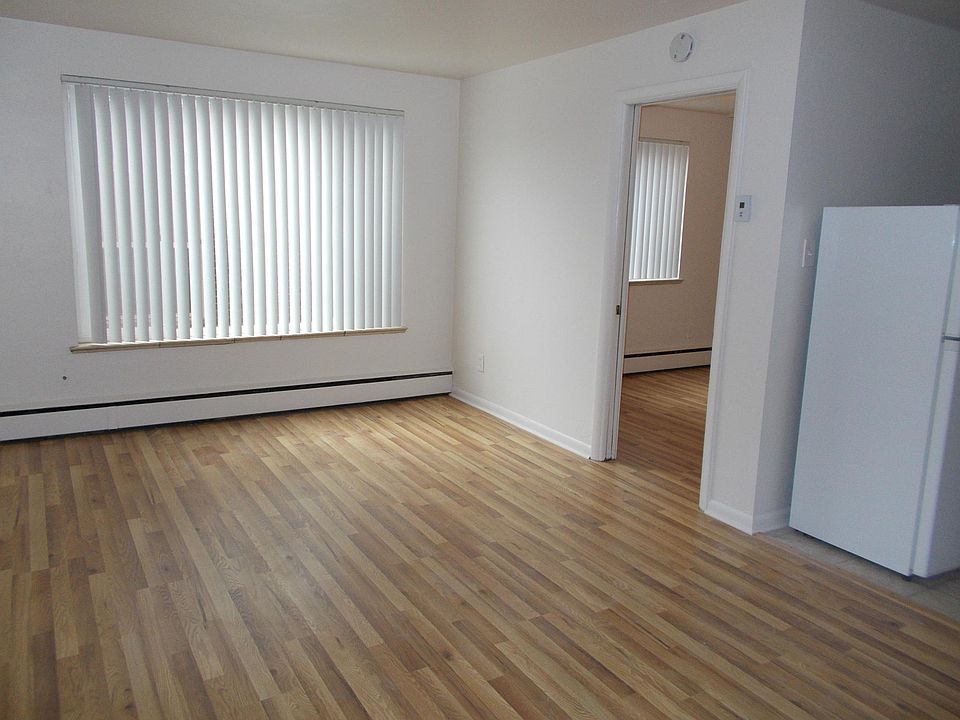 1st image of 1065 N Pearl St APT 203