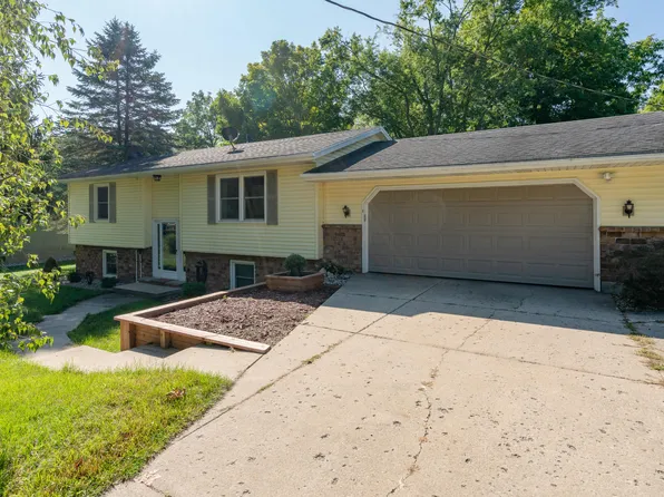 178 Mabel St NW, Comstock Park, MI 49321