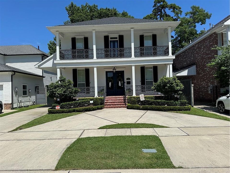 1st image of 215 Ridgewood Dr