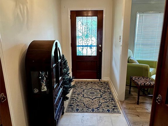 2nd image of 3000 Old Farm Rd