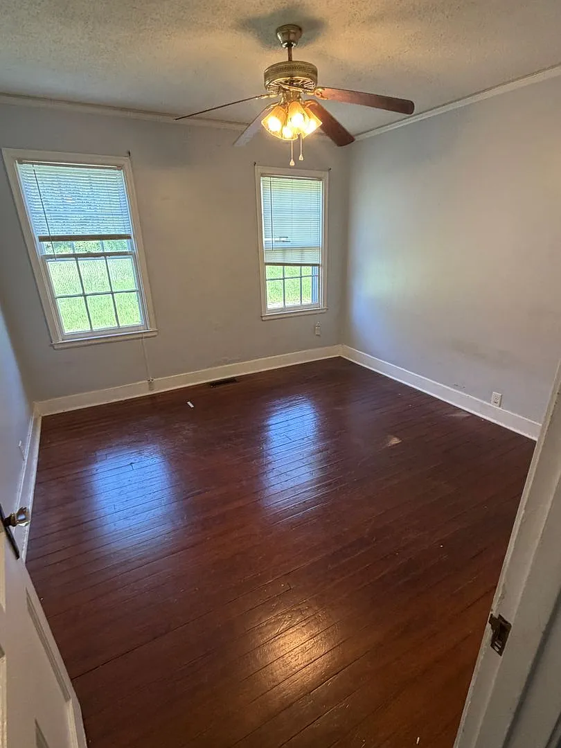 1743 Kissingbower Rd. — Photo 4