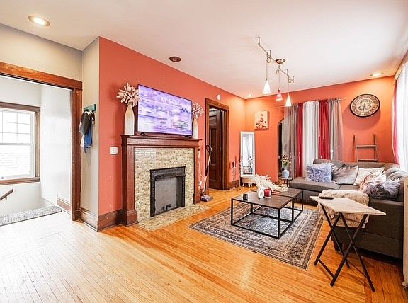 2nd image of 185-187 Mount Vernon Ave