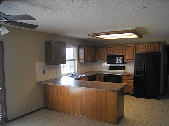 3rd image of 1501 S Countrywood Pl