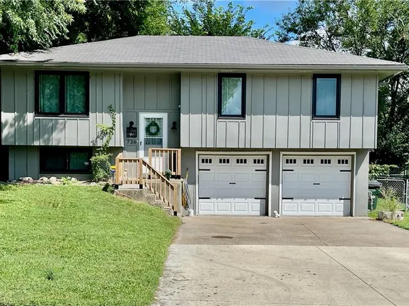 736 Pottawatomie St, Leavenworth, KS 66048