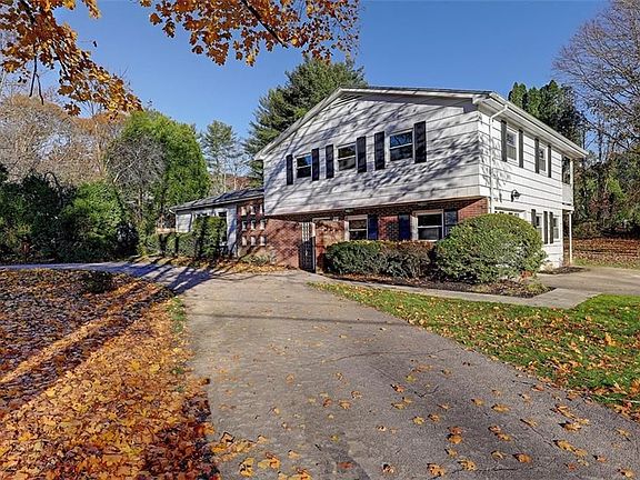 2nd image of 147 Oakwoods Dr
